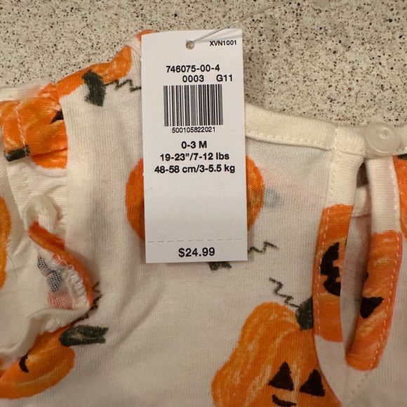 BNWT Old Navy Pumpkin Fall Sleeper Outfit 0-3 months - Picture 5 of 6